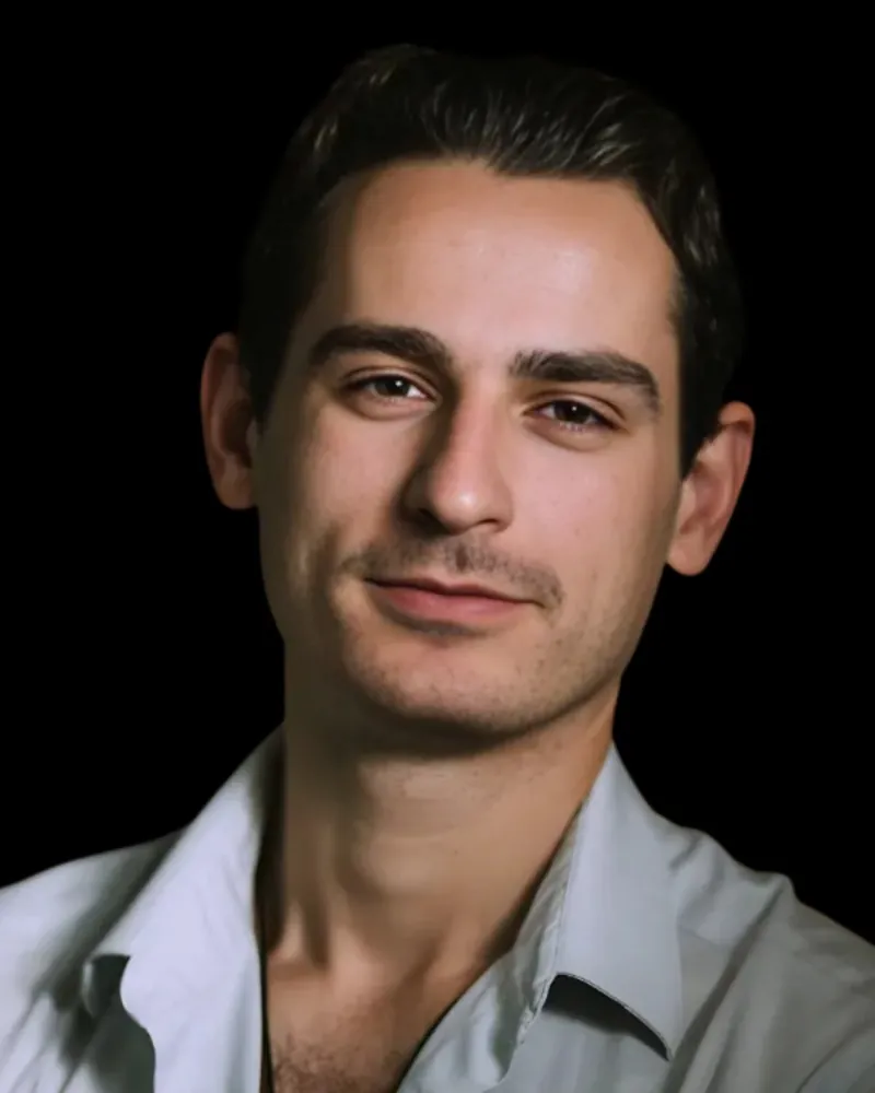 Kyle Robins headshot